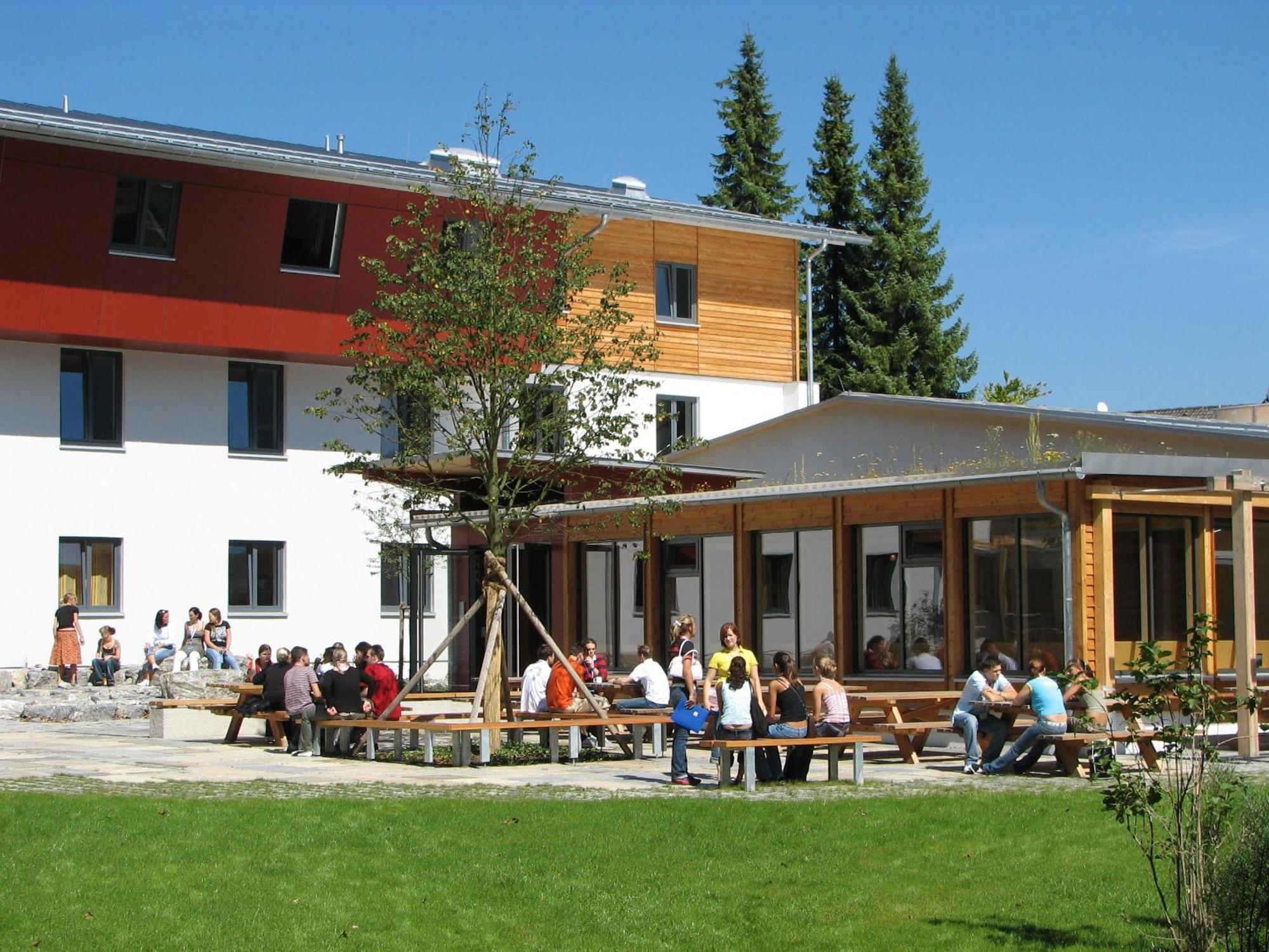 Jugendherberge Garmisch-Partenkirchen - Membership Required! Exterior photo